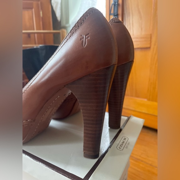 FRYE Anna Pumps / Size 6.5 - Picture 7 of 11